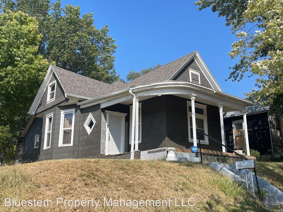 2223 Seneca St St Joseph, MO House for Rent Rentable