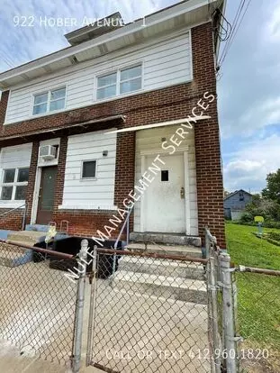 922 Hober Ave Apartment for rent in Mckees Rocks, PA