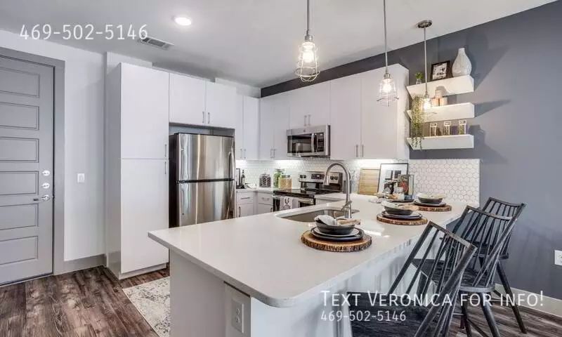195 W. Davis Apartment for rent in Dallas, TX
