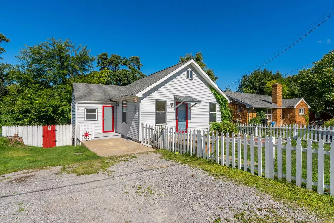 Available Sept 20th, Don't Miss This Updated 3 Bedroom House In Moon Township! House for rent in Coraopolis, PA