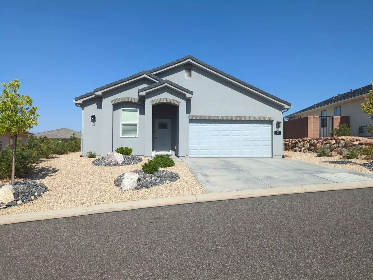 Modern 3 Bedroom Home With Spacious Layout! House for rent in Washington, UT
