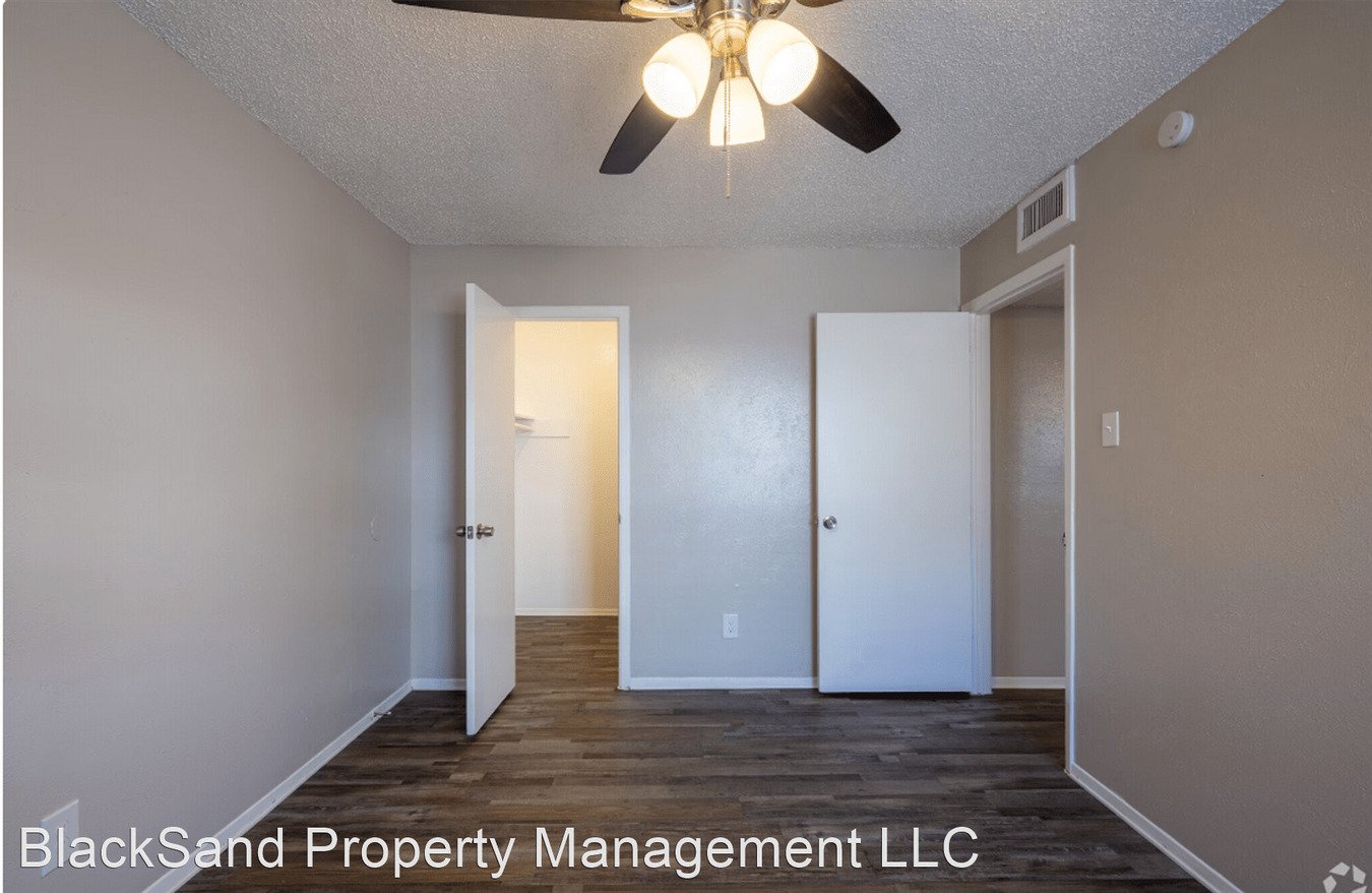 Kings Landing Apartments 1300 E Dallas St Mansfield, TX