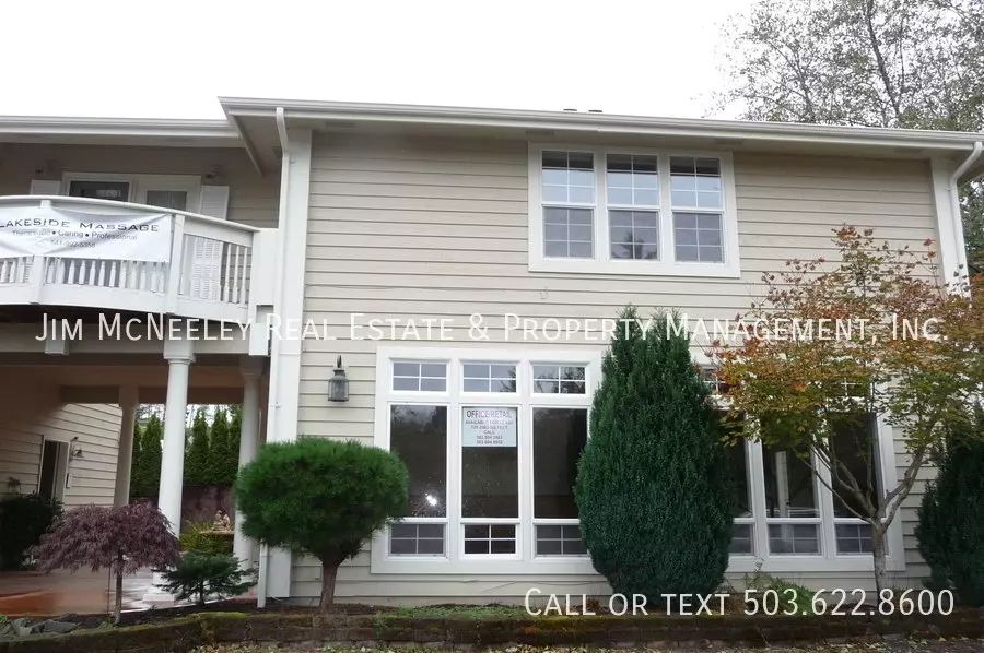 3979 NE West Devils Lake Rd Apartment for rent in Lincoln City, OR