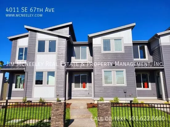 4011 SE 67th Ave Apartment for rent in Hillsboro, OR