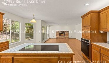 17999 Ridge Lake Dr Apartment for rent in Lake Oswego, OR