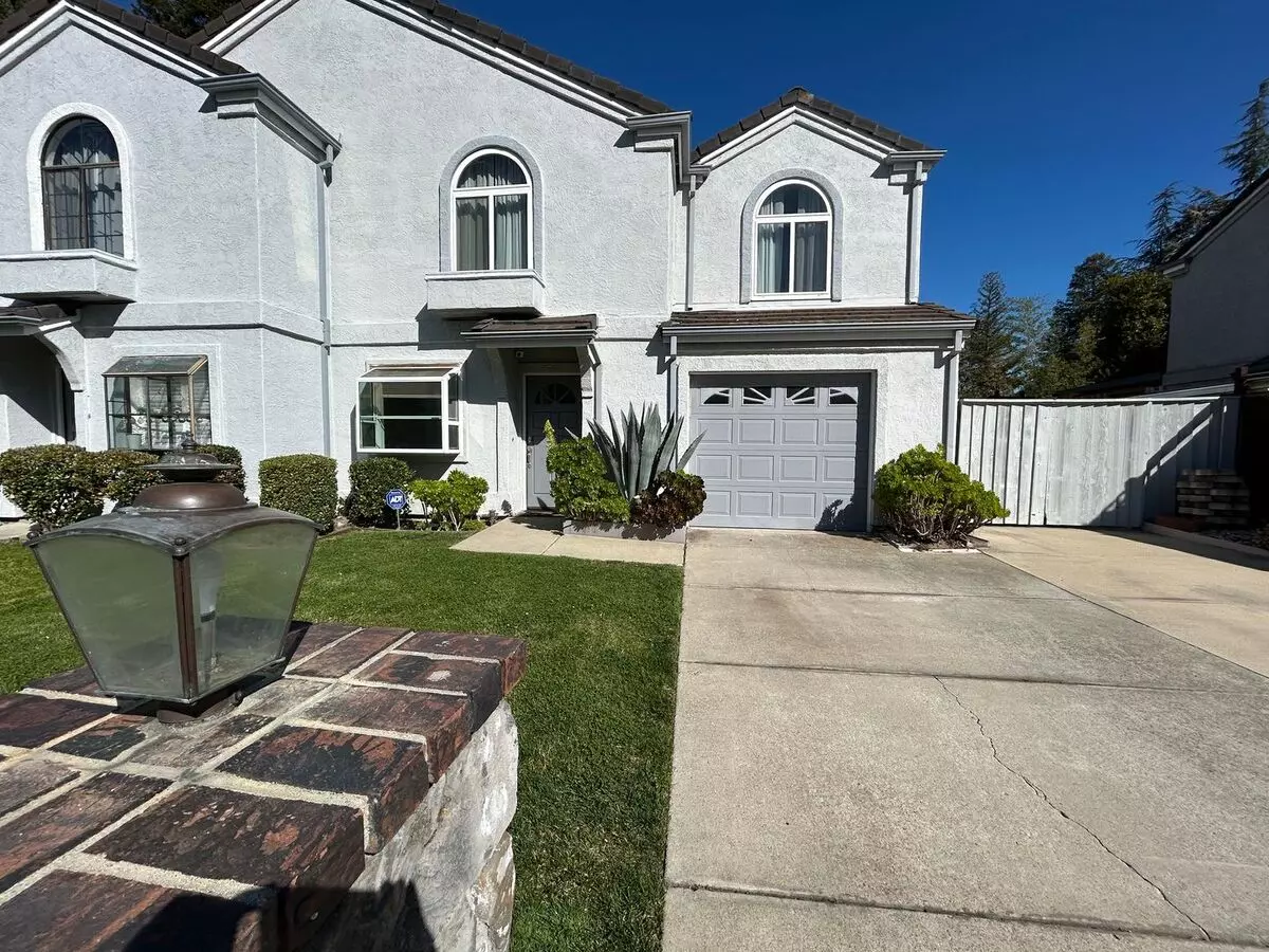 Stunningly Updated 3-bedroom, 2.5-bath Townhome In Prime Walnut Creek Location - Available Now! House for rent in Walnut Creek, CA