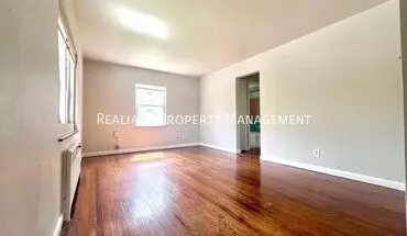 2 of 5 1087 Grand Ave Apartment for rent in Cincinnati, OH