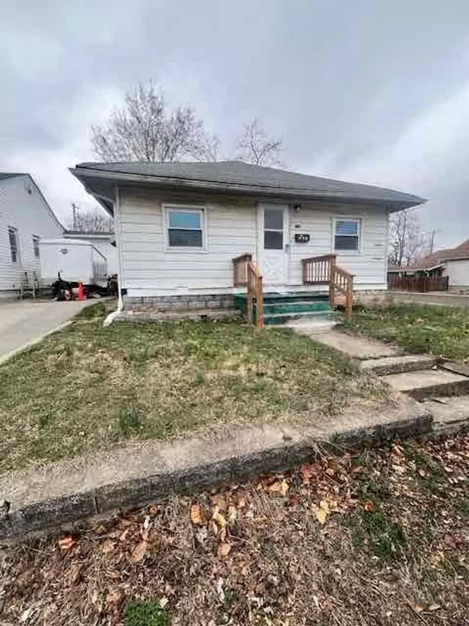 3br/1ba With Bonus Space House for rent in East Alton, IL