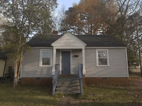 Beautiful 2 Bedroom 1 Bathroom Home With Spacious Living And Backyard Apartment for rent in Spartanburg, SC