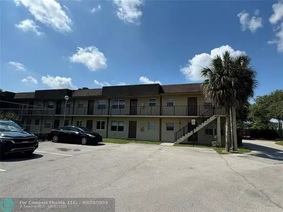 402 Lakeside Dr Apartment for rent in Margate, FL