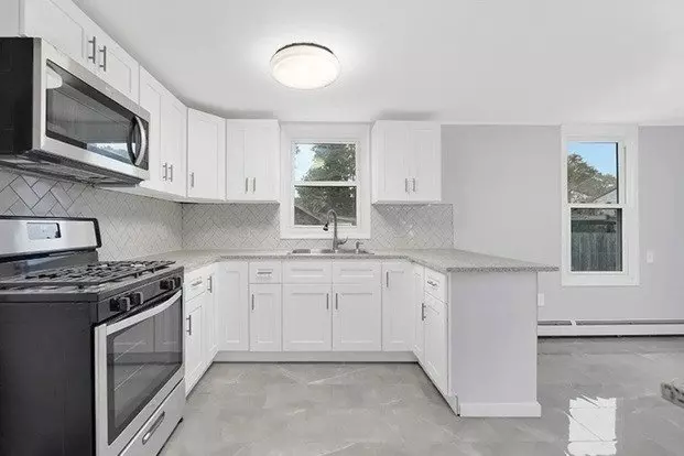 8 Winthrop St Apartment for rent in Lynbrook, NY