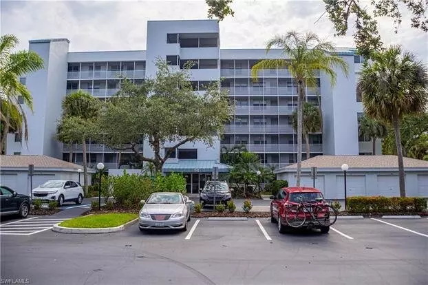 290 Naples Cove Dr Apartment for rent in Naples, FL