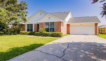 4012 Shorewood Dr Apartment for rent in Pensacola, FL
