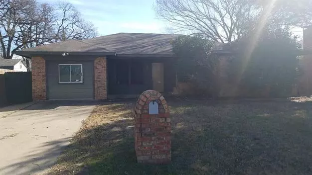105 Gladys St Apartment for rent in Seagoville, TX