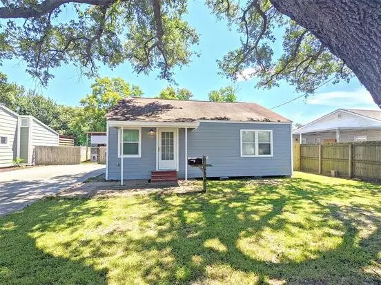 7200 Leonard St Apartment for rent in Groves, TX