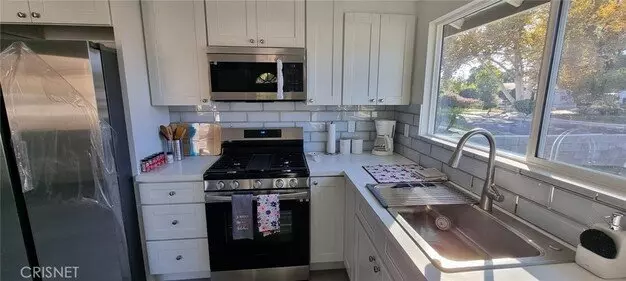 7672 Penfield Ave Apartment for rent in Winnetka, CA