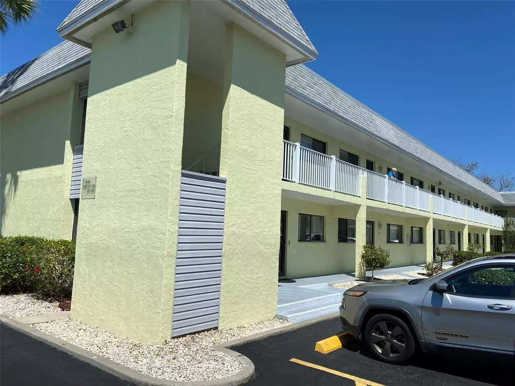 6703 Midnight Pass Rd Apartment for rent in Sarasota, FL