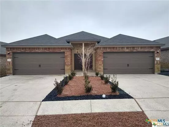 1121 Burek Cross Apartment for rent in Seguin, TX