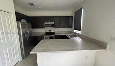 2713 SE 15th St Apartment for rent in Homestead, FL