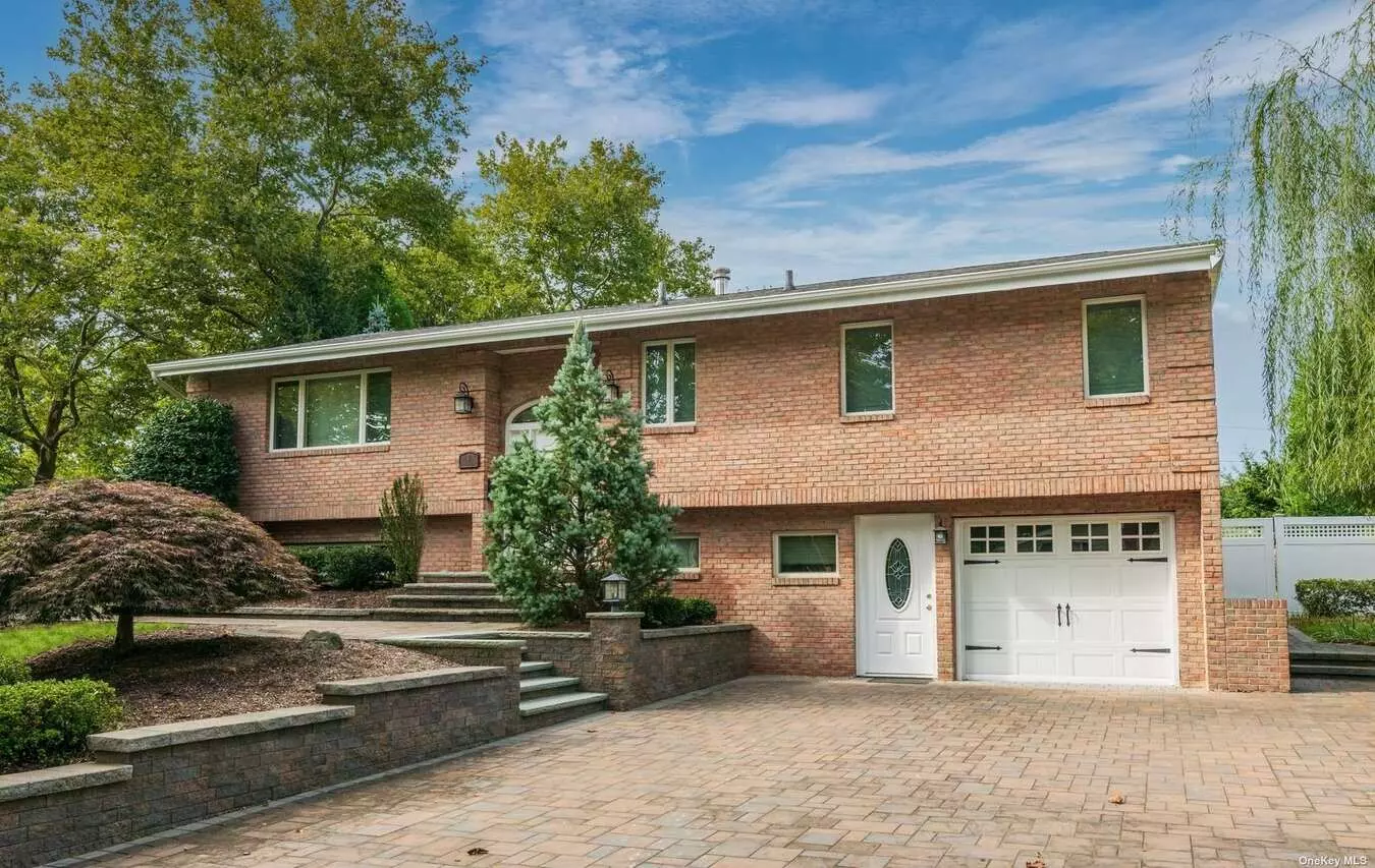 6 Cedar Crst Pl Apartment for rent in Dix Hills, NY