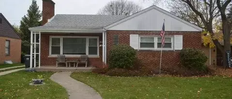 8918 Parkside Ave Apartment for rent in Morton Grove, IL