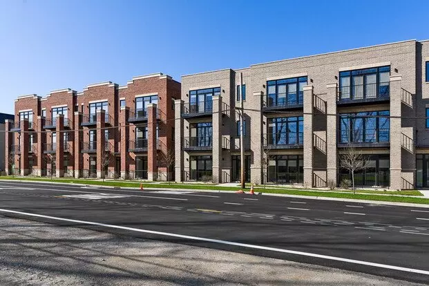 810 E Irving Park Rd Apartment for rent in Roselle, IL