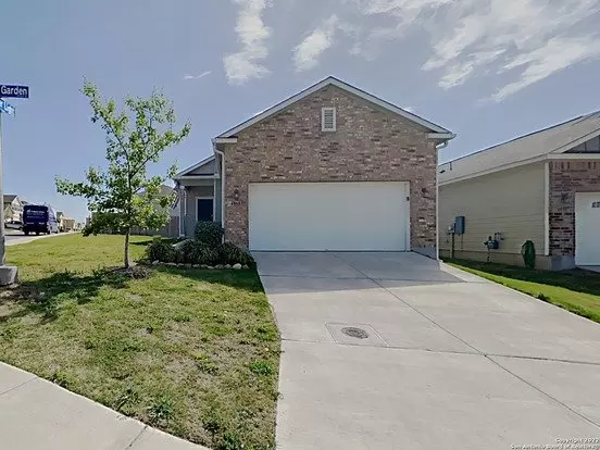 4950 Hallies Gdn Apartment for rent in St Hedwig, TX