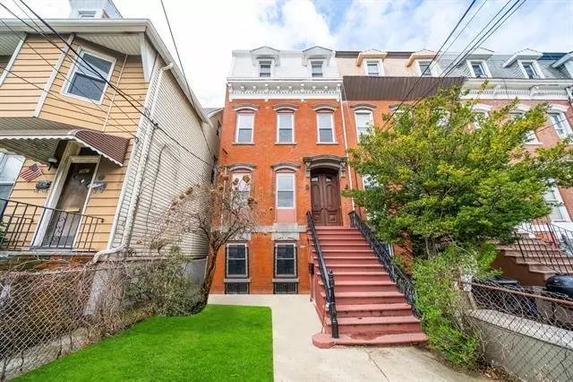 289 Forrest St Apartment for rent in Jersey City, NJ