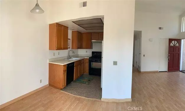 543 Springbrook N Apartment for rent in Irvine, CA