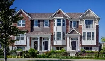2 of 28 4326 Monroe Ave Apartment for rent in Naperville, IL