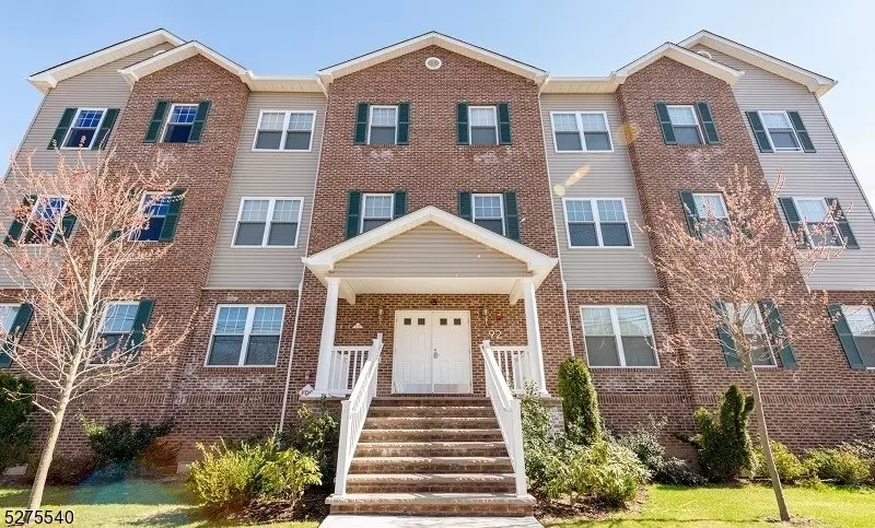 92 Willow St Apartment for rent in Bloomfield, NJ