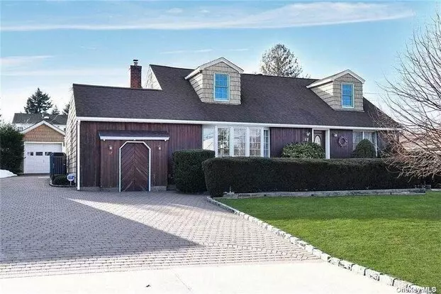 17 Florence Ave Apartment for rent in Syosset, NY