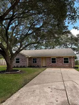 1713 Redwood Cir Apartment for rent in Alvin, TX
