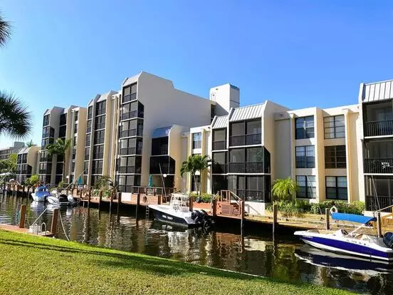 6 Royal Palm Way Apartment for rent in Boca Raton, FL