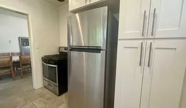 2 of 16 921 N Spaulding Ave Apartment for rent in West Hollywood, CA