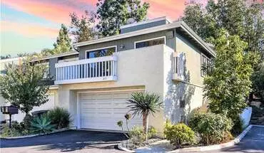 2 of 158 877 Deep Crk Apartment for rent in Costa Mesa, CA