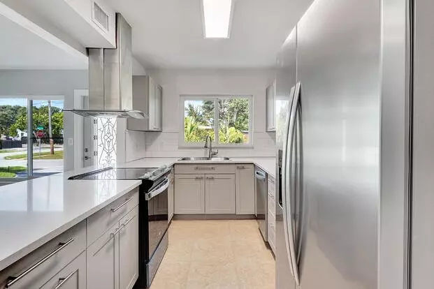 204 NW 1st St Apartment for rent in Boynton Beach, FL