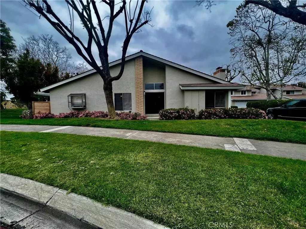 24 Glenhurst Apartment for rent in Irvine, CA