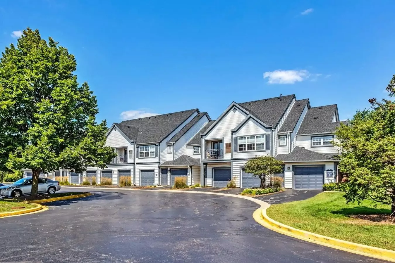 12 Vivaldi Ct Apartment for rent in Wheaton, IL