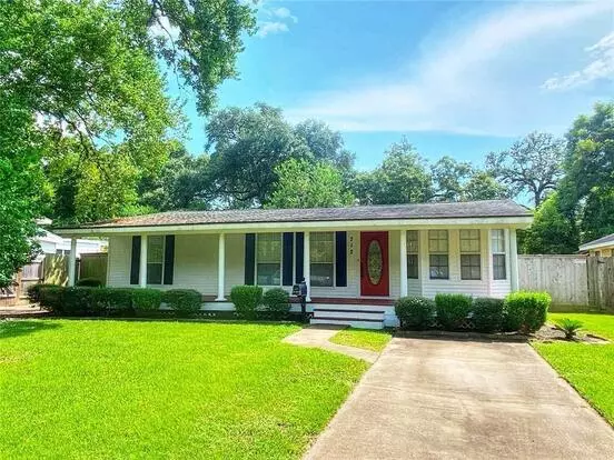 212 Camellia St Apartment for rent in Lake Jackson, TX