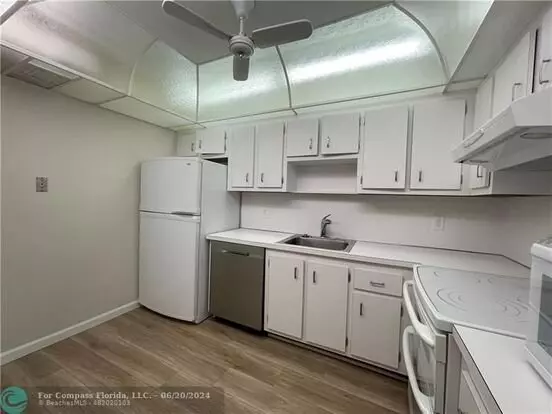 9 Jacaranda Dr Apartment for rent in Plantation, FL