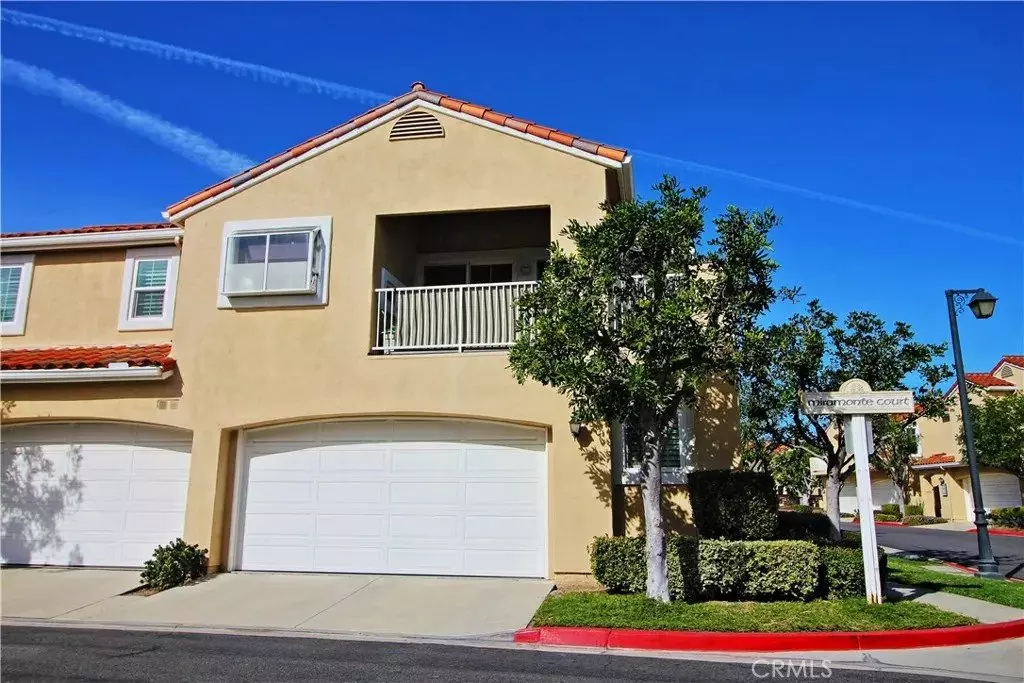 2426 Paseo Circulo Apartment for rent in Tustin, CA