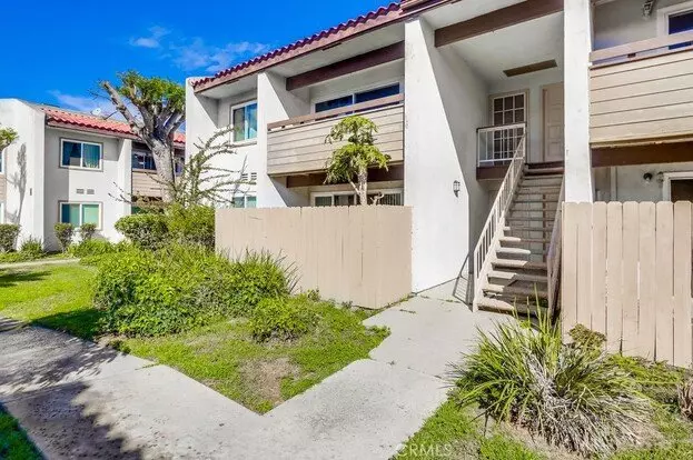 2511 W Sunflower Ave Apartment for rent in Santa Ana, CA