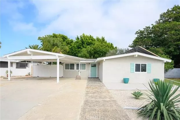 2608 Willo Ln Apartment for rent in Costa Mesa, CA