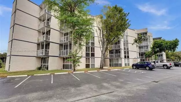6955 NW 186th St Apartment for rent in Hialeah, FL