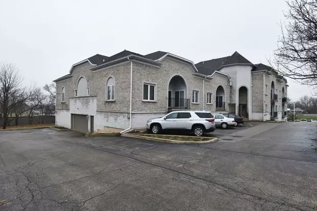1990 Larkin Ave Apartment for rent in Elgin, IL