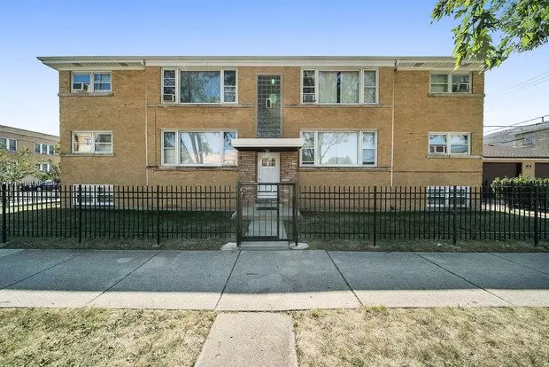 5201 W Wellington Ave Apartment for rent in Chicago, IL