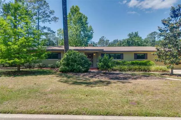 2100 NW 21st St Apartment for rent in Gainesville, FL