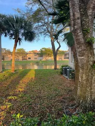 1186 Lake Terry Dr Apartment for rent in West Palm Beach, FL