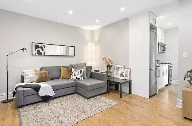 15608 Riverside Dr W Apartment for rent in Newyork, NY